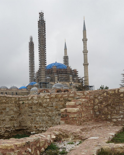 Yemiş Kapanı Hanı