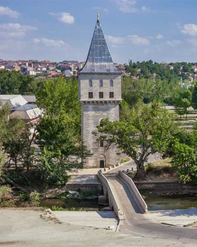 Adalet Kasrı ve Kulesi